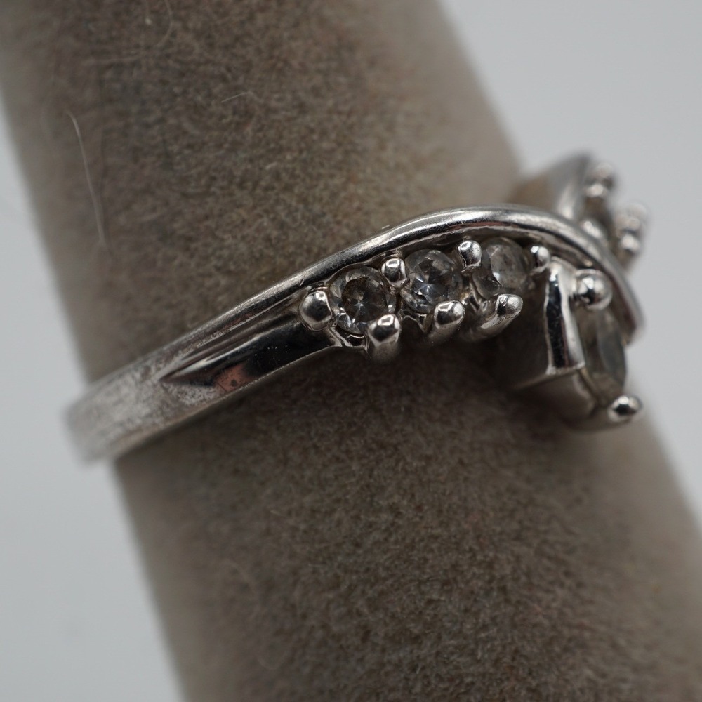 NV Silver Tone V-Shape Wishbone Ring Clear Marquise Accents Size 6